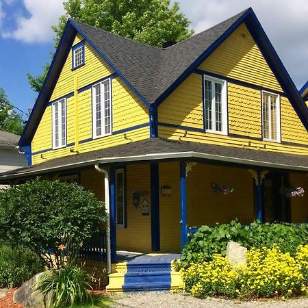 Au Saut Du Lit Bed & Breakfast Magog Екстериор снимка